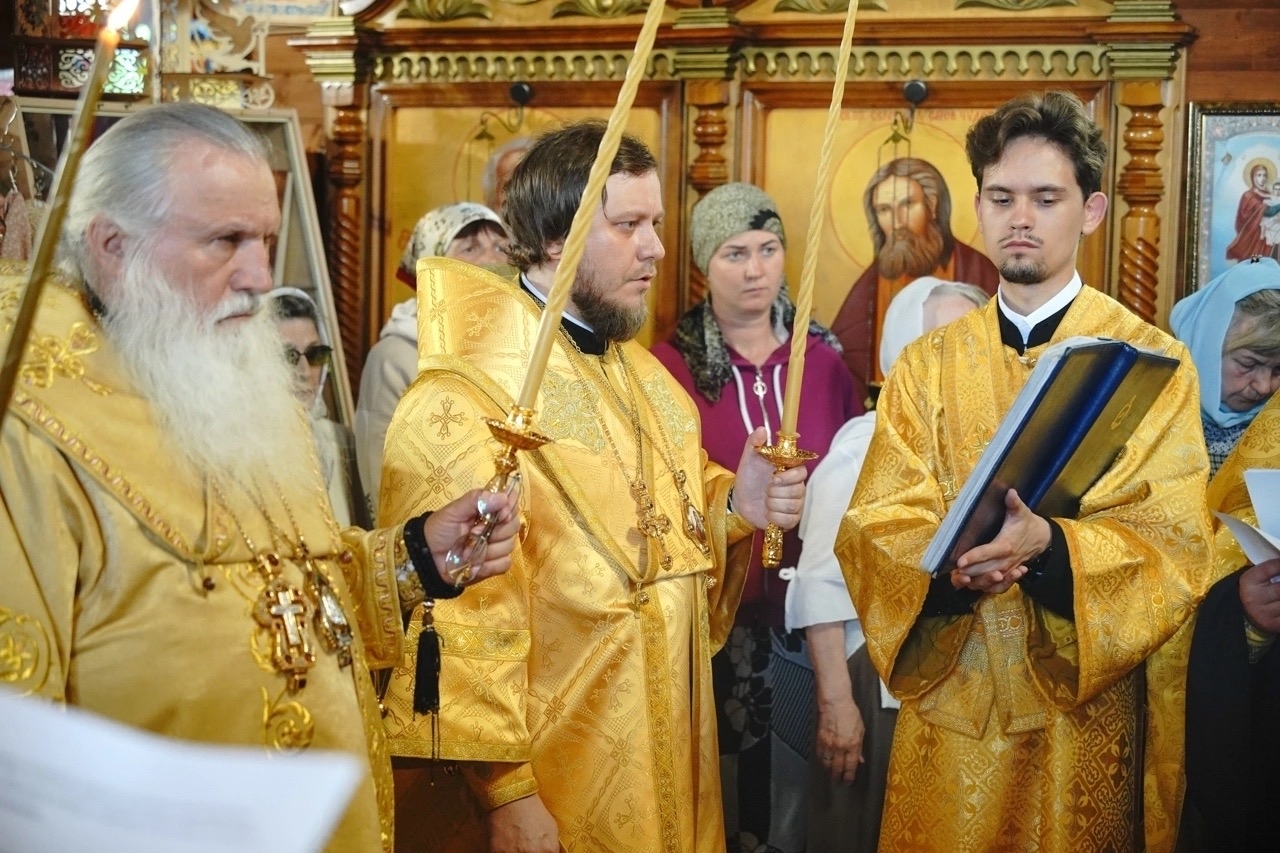 Вечернее богослужение в Покровском храме г. Южноуральска